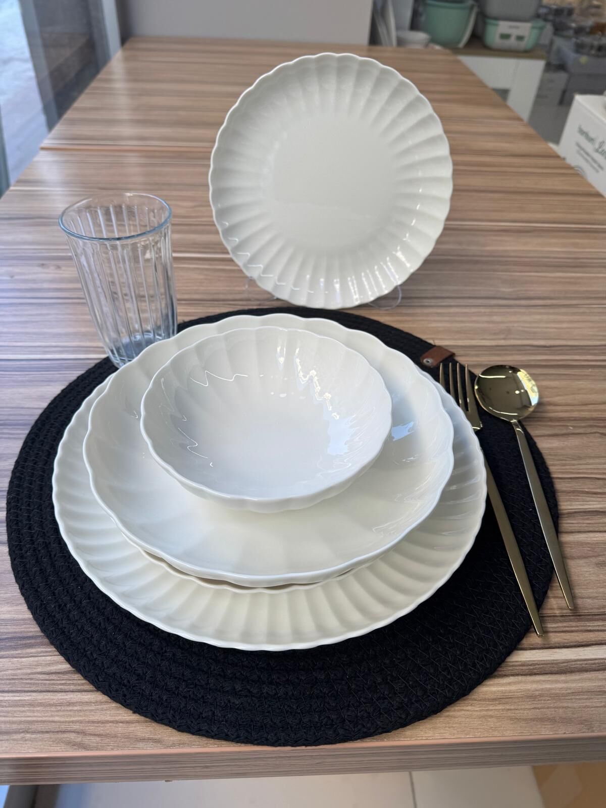 KÜTAHYA PORSELEN LUZ YEMEK TAKIMI 12 KİŞİLİK 48 PARÇA